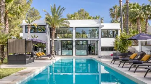 5-bedroom modern villa by Jaime Serra 5-bedroom modern villa by Jaime Serra